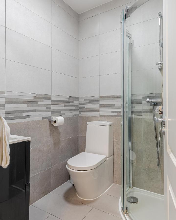 לונדון Notting Hill & Hyde Park Exclusive West-End Serene Designer Family Home 5Bed4Bath מראה חיצוני תמונה